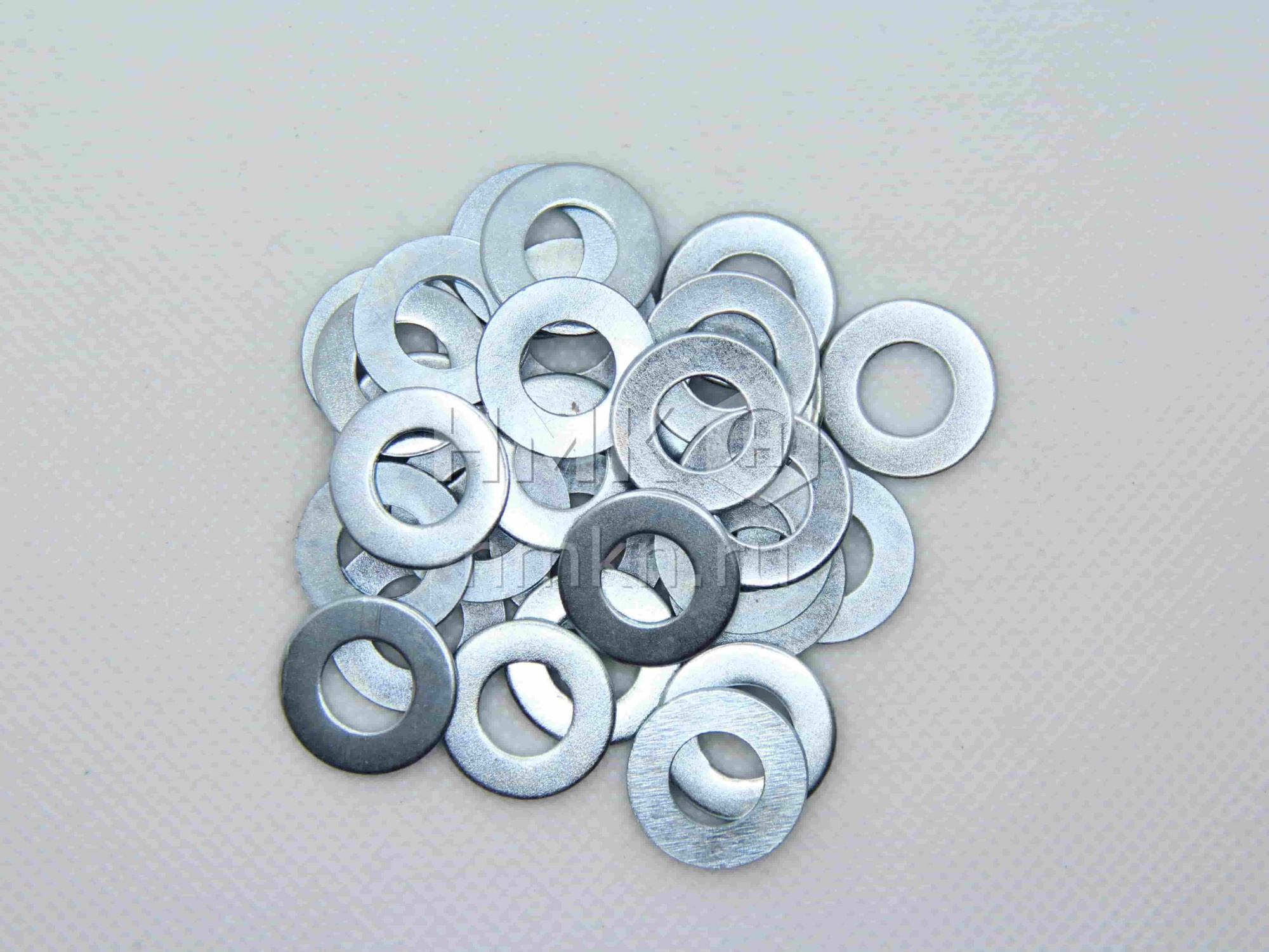 Комплект узких плоских шайб в цинке размеры 6, 8, 10, 12, 16 по 10 шт